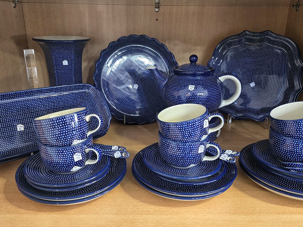 Cobalt and white Bolesławiec tea and dinner set
